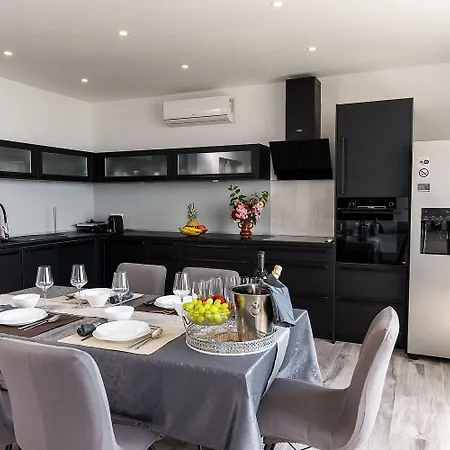 Luxusapartment Mit Traumhaften Meerblick Und Eigenem Weinkeller Lägenhet