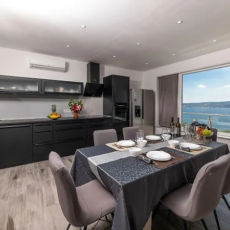 Luxusapartment Mit Traumhaften Meerblick Und Eigenem Weinkeller Dramalj