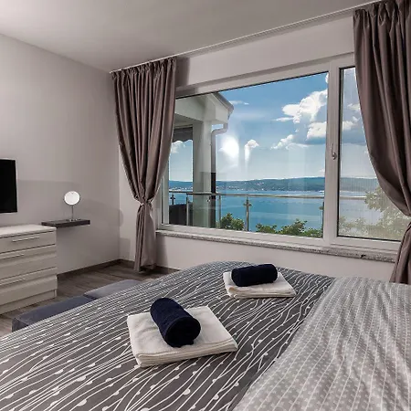 Luxusapartment Mit Traumhaften Meerblick Und Eigenem Weinkeller