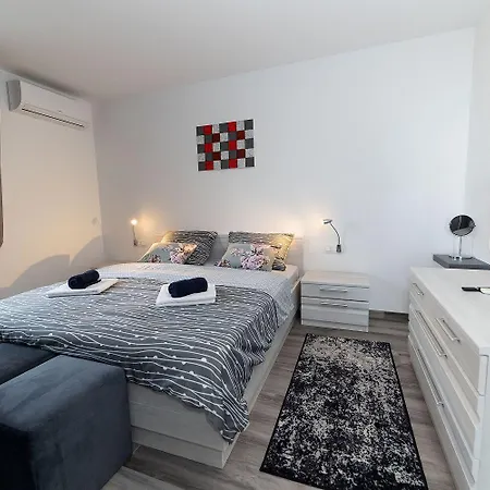 Luxusapartment Mit Traumhaften Meerblick Und Eigenem Weinkeller アパート ドラマリ
