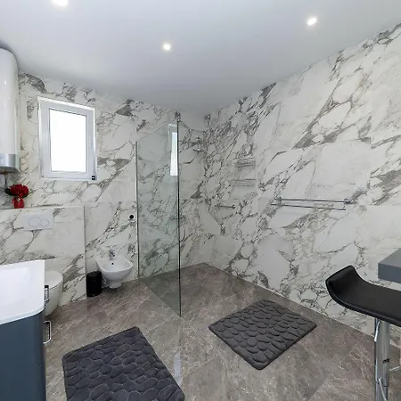 Luxusapartment Mit Traumhaften Meerblick Und Eigenem Weinkeller Dramalj