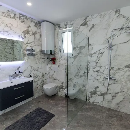 Luxusapartment Mit Traumhaften Meerblick Und Eigenem Weinkeller