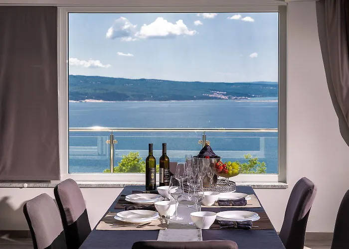 Luxusapartment Mit Traumhaften Meerblick Und Eigenem Weinkeller * Dramalj