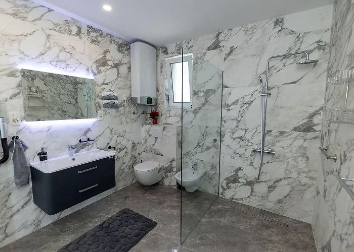 Luxusapartment Mit Traumhaften Meerblick Und Eigenem Weinkeller