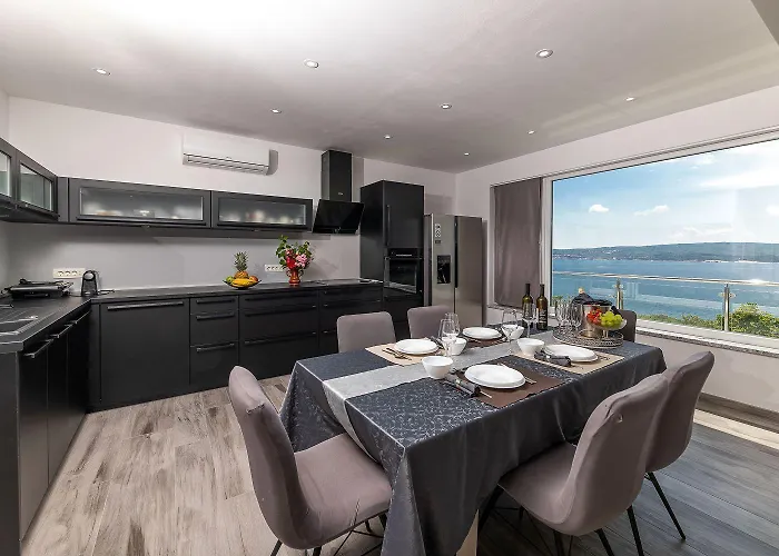 Luxusapartment Mit Traumhaften Meerblick Und Eigenem Weinkeller Dramalj
