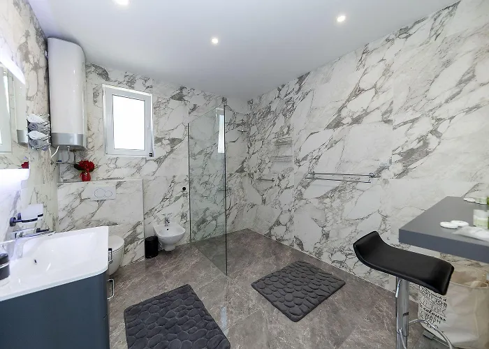 Luxusapartment Mit Traumhaften Meerblick Und Eigenem Weinkeller Dramalj